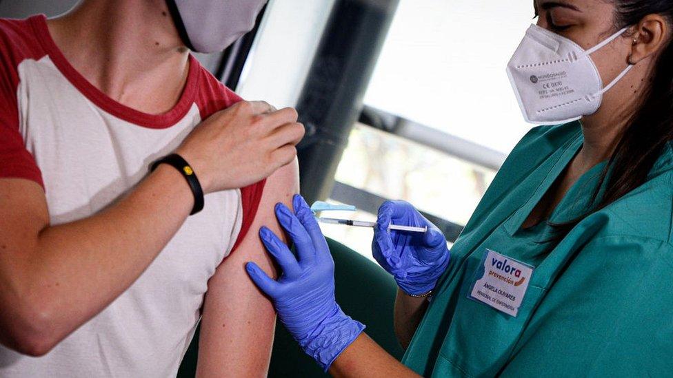 Vaccination with Moderna in Valencia, Spain, 5 Jul 21