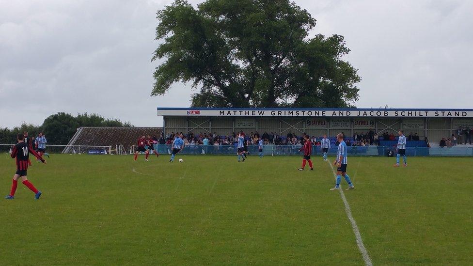 Memorial stand