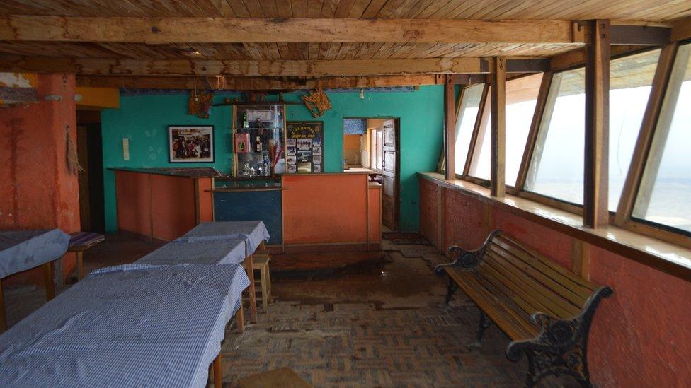 A view of the bar in the Chacaltaya ski resort