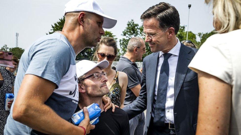 Rutte greeting veterans on Saturday