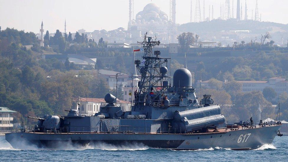 Russian corvette Mirazh sailing through Bosphorus, 7 Oct 16