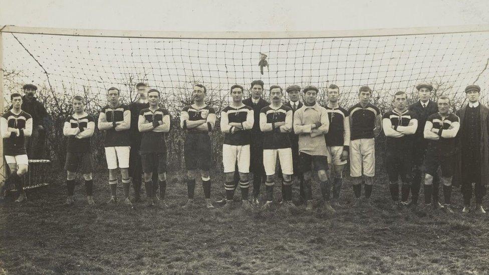 Football team from around the 1900s