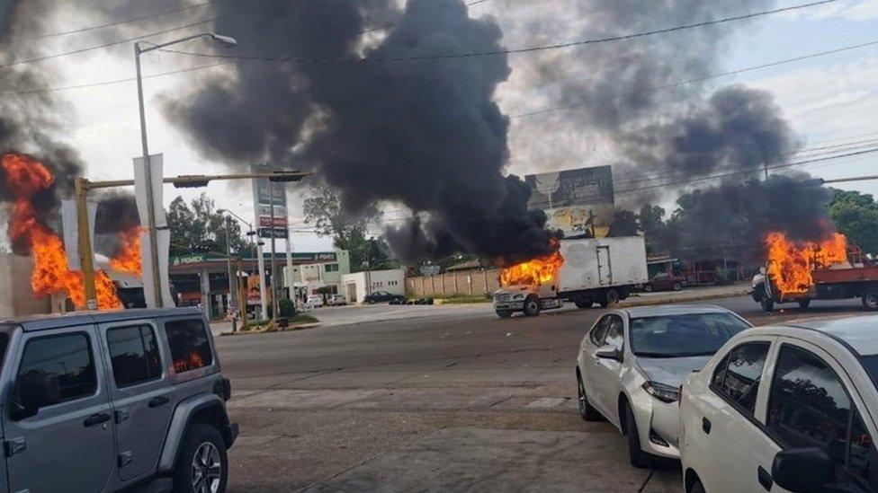 Violence in the centre of the Mexican city of Culiacán after security forces try to arrest a drug cartel member, 18 October 2019