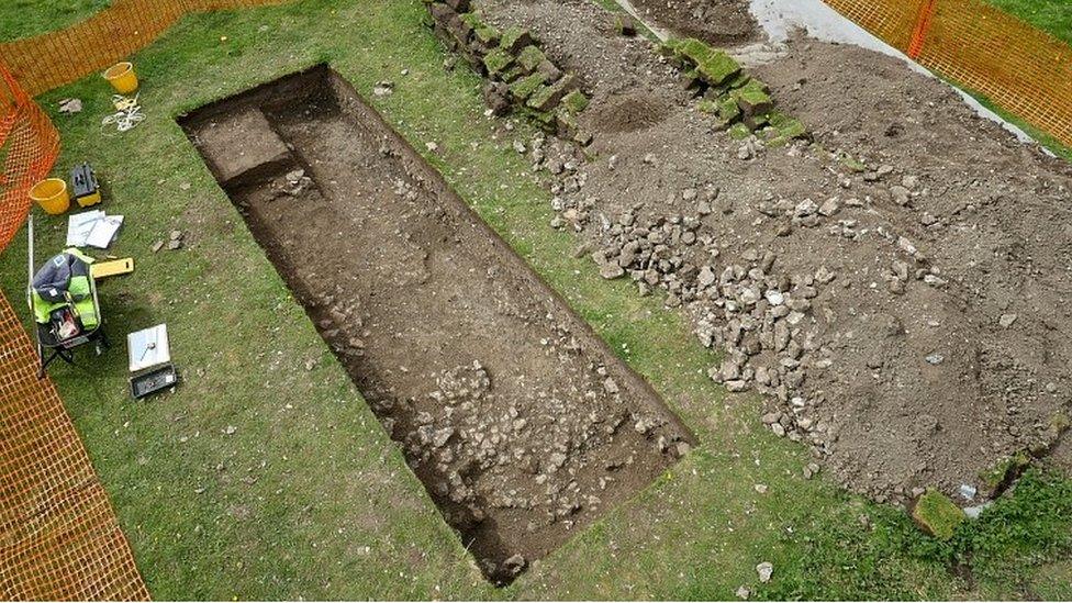 Roman Villa discovered near Wiltshire farmhouse