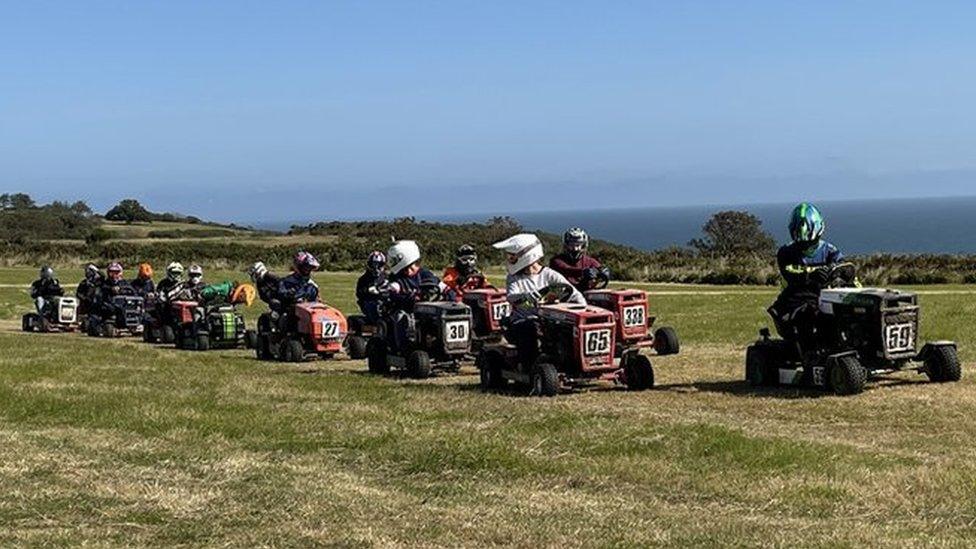 Lawnmower racing