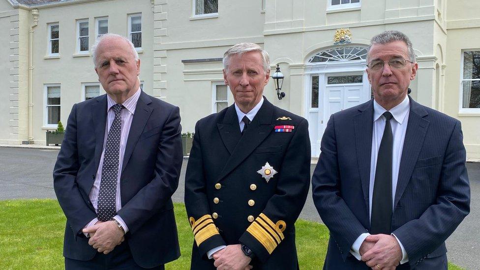 Deputy Peter Ferbrache (l), Vice Admiral Sir Ian Corder - Lieutenant Governor of Guernsey and Bailiff of Guernsey Richard McMahon