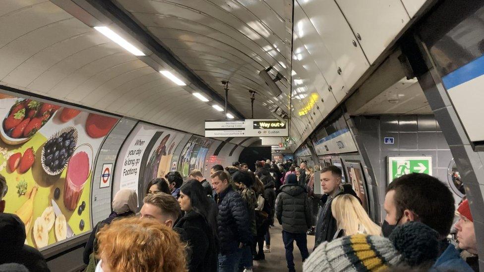 Victoria line Euston platform busy