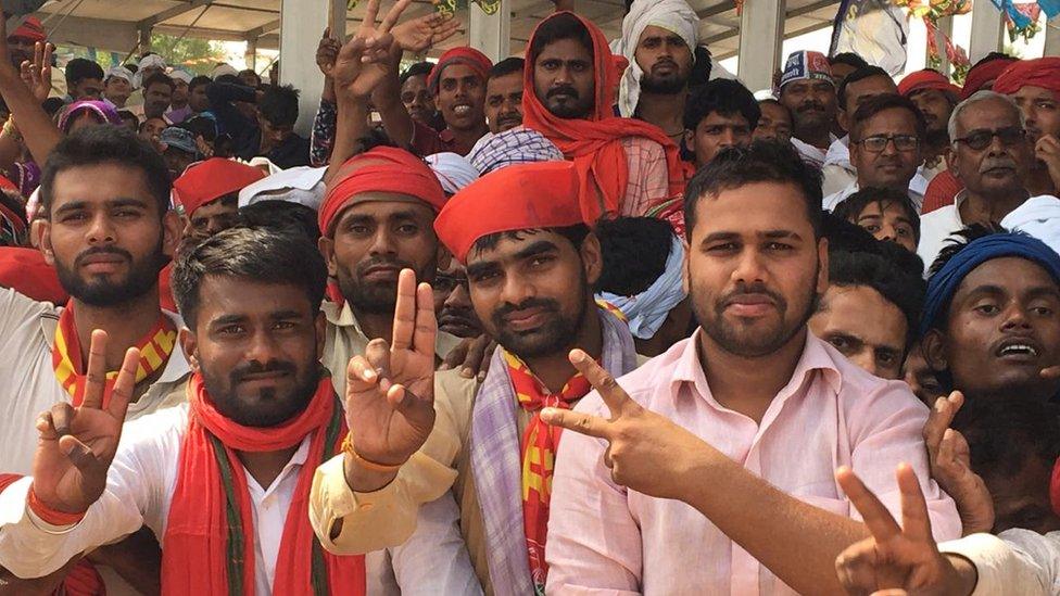 Supporters at the Mahagathbandhan rally