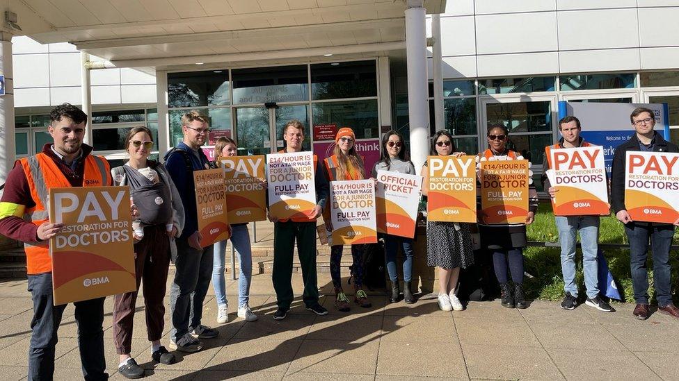 Junior doctors on strike in Reading