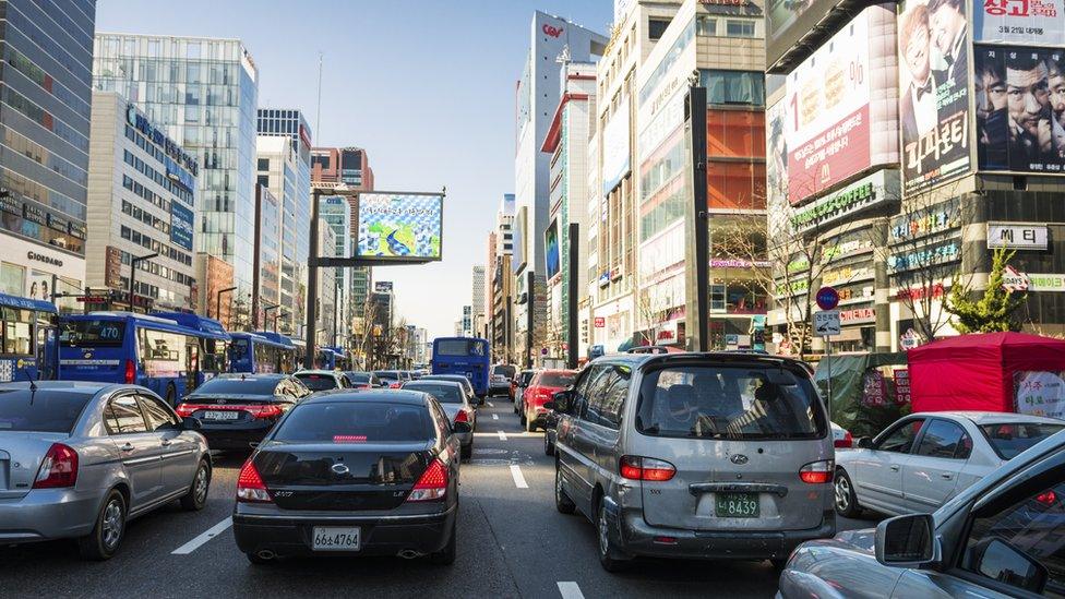 Traffic on a street in Seoul