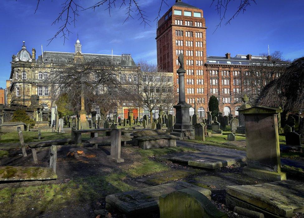 The Howff - Dundee's medieval graveyard