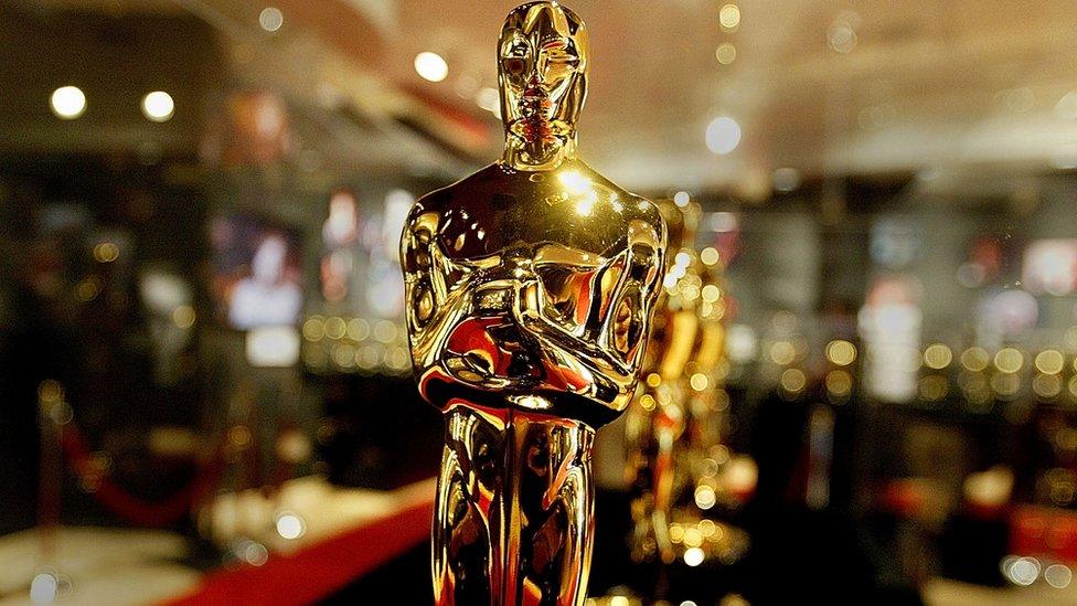 Oscar statuette