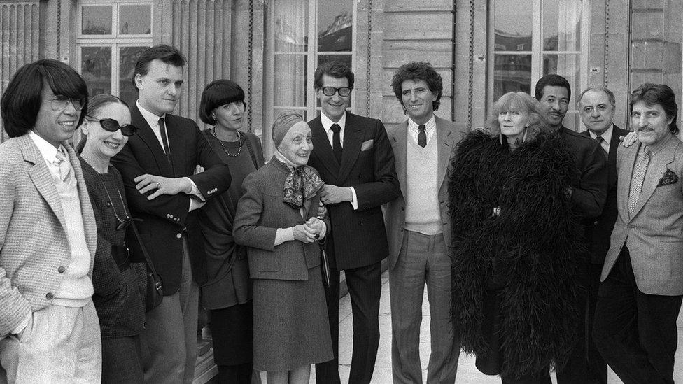 Sonia Rykiel: French fashion designer dies at 86 - BBC News