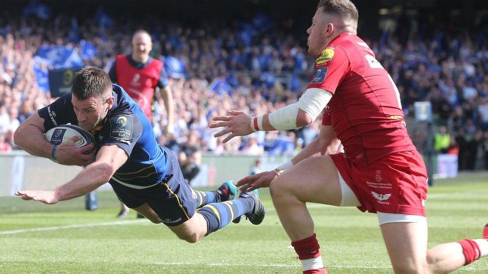 Fergus Mcfadden yn sgorio i Leinster