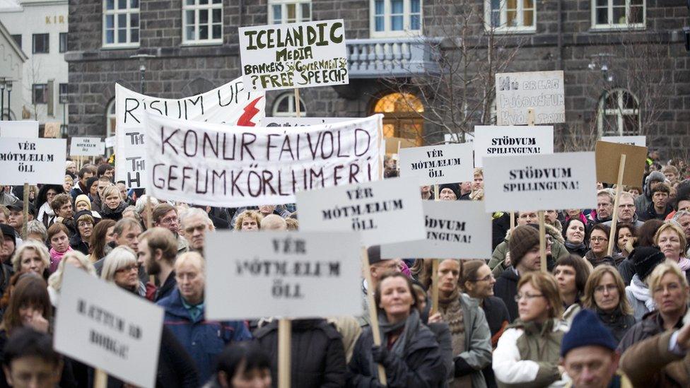 Protestors complain about the government's handling of the financial crisis in 2008