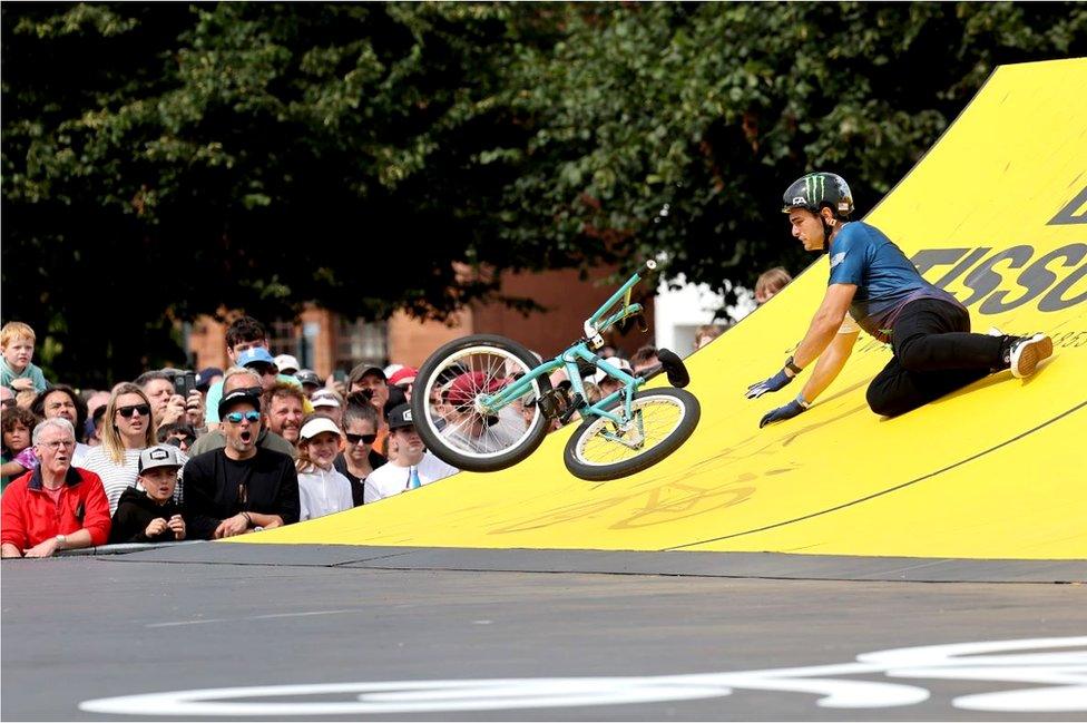 Bryce Tryon of the USA falls in his second run in the Men's Elite final