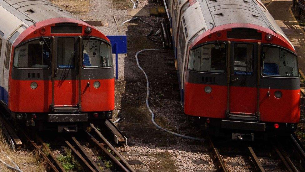 piccadilly line trains