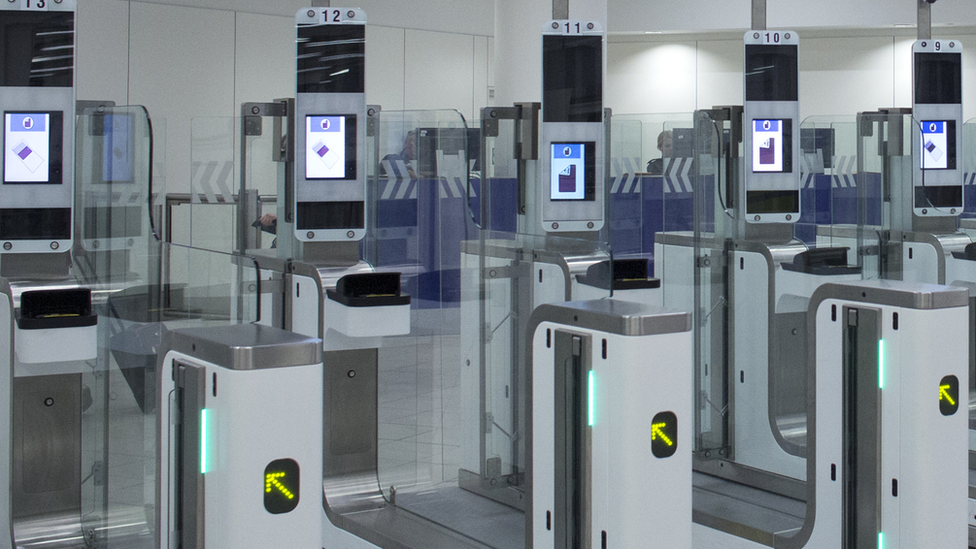 e-passport gates