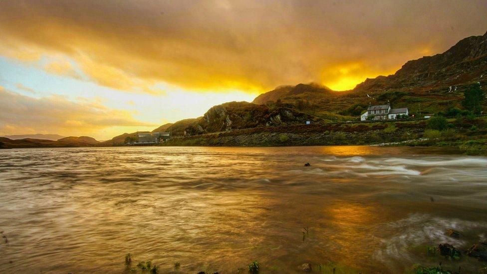 A "golden few minutes before sunset" captured by Mark Evans at Llyn Tanygrisiau, Snowdonia