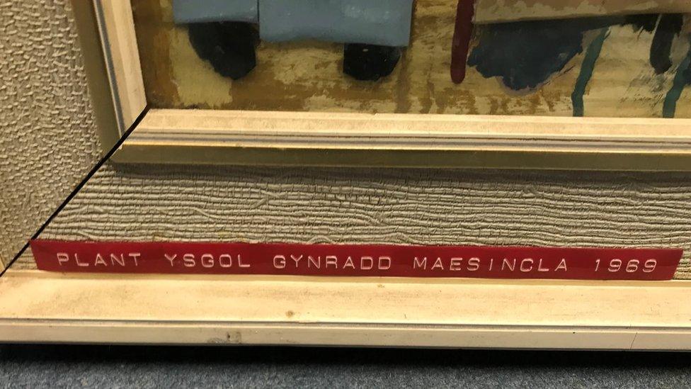 Label llun plant Ysgol Maesincla