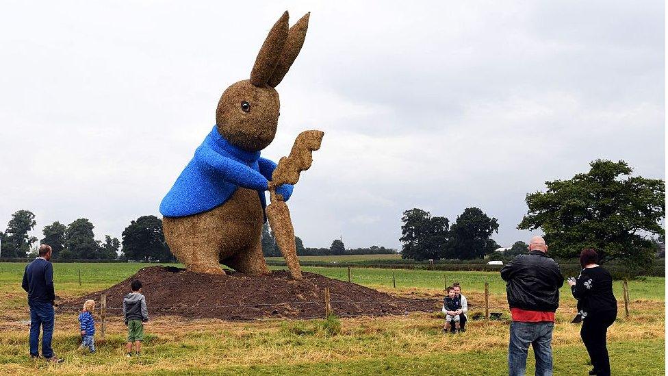 peter rabbit sculpture