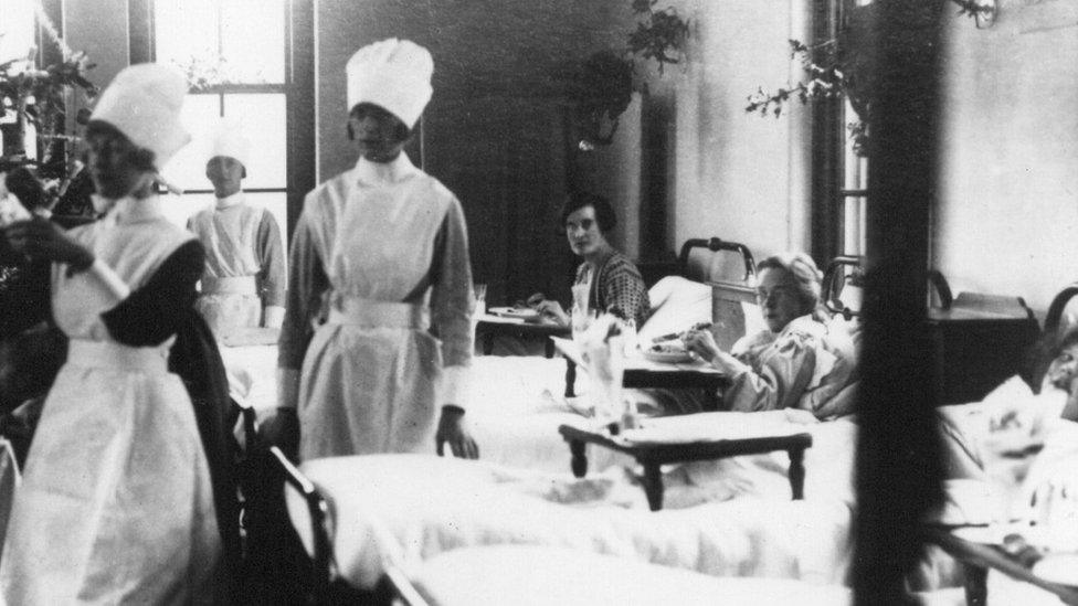 Nurses and patients at Beccles Hospital in 1924