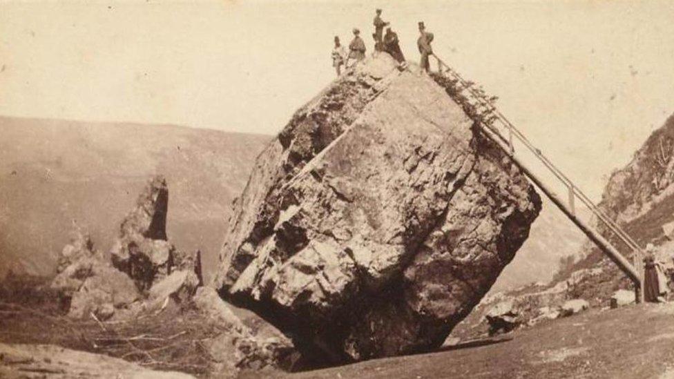 Victorian tourists on the stone