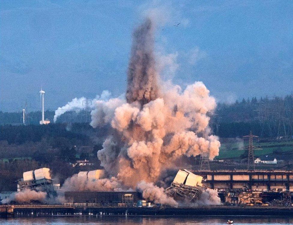 Longannet chimney being blown up