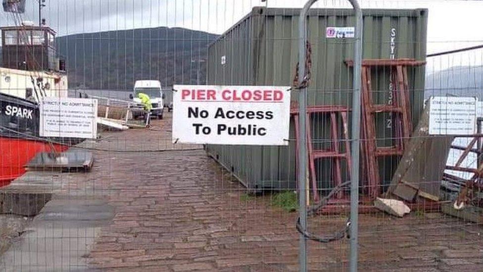 Inveraray Pier with a closed sign