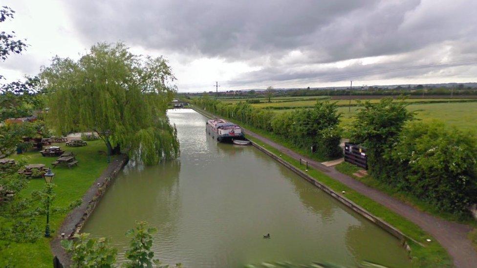 Kennet and Avon Canal, Wiltshire