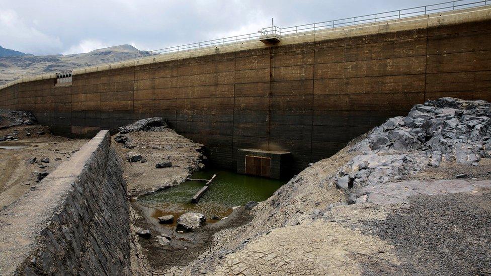 A view of the dried Ajuan Khota dam, a water reserve affected by drought near La Paz, Bolivia, November 17, 2016.