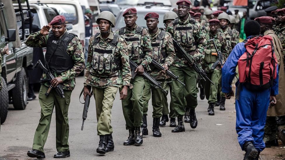 Kenyan Security Forces arrive to the scene of an on going terrorist attack at a hotel complex in Nairobi's Westlands suburb on January 16, 2019