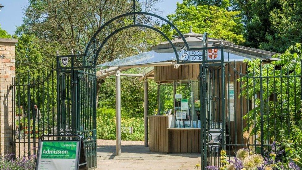 Cambridge University Botanic Garden entrance