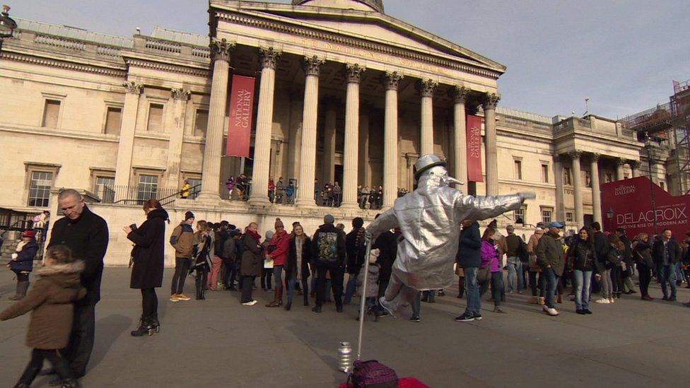 Street performer outside National Gallery