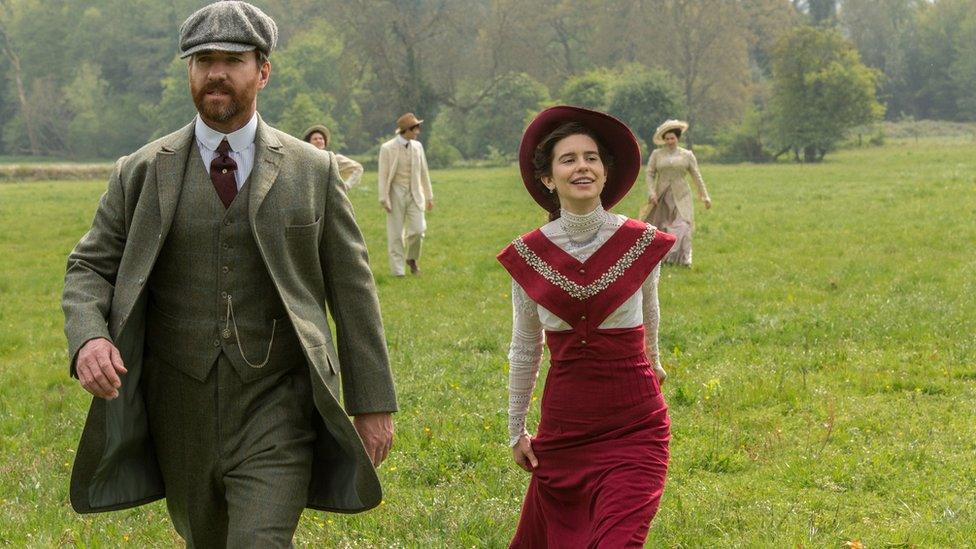 Matthew Macfadyen and Phillipa Coulthard in Howards End