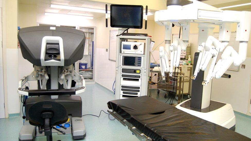 Surgical robot