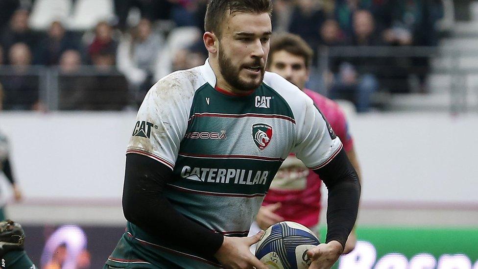 Leicester Tigers back Tommy Bell