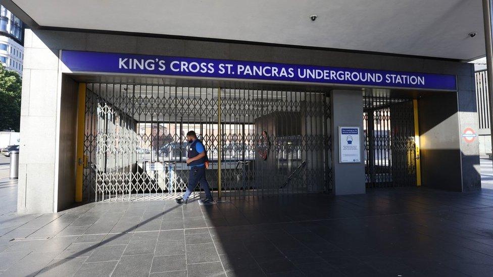 Kings Cross St. Pancras station closed