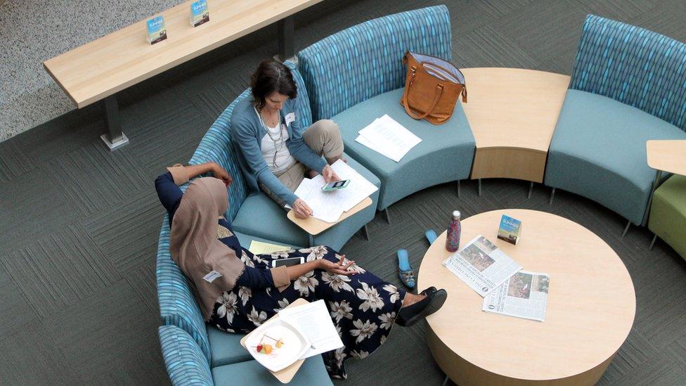 Hamida Dakane and Gina Sandgren during their story exchange