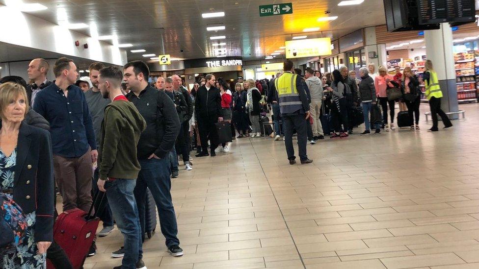 Queue at Glasgow airport