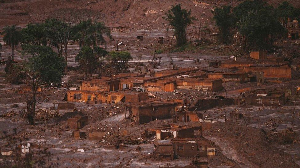 View of Bento Rodrigues with what was left of the houses.