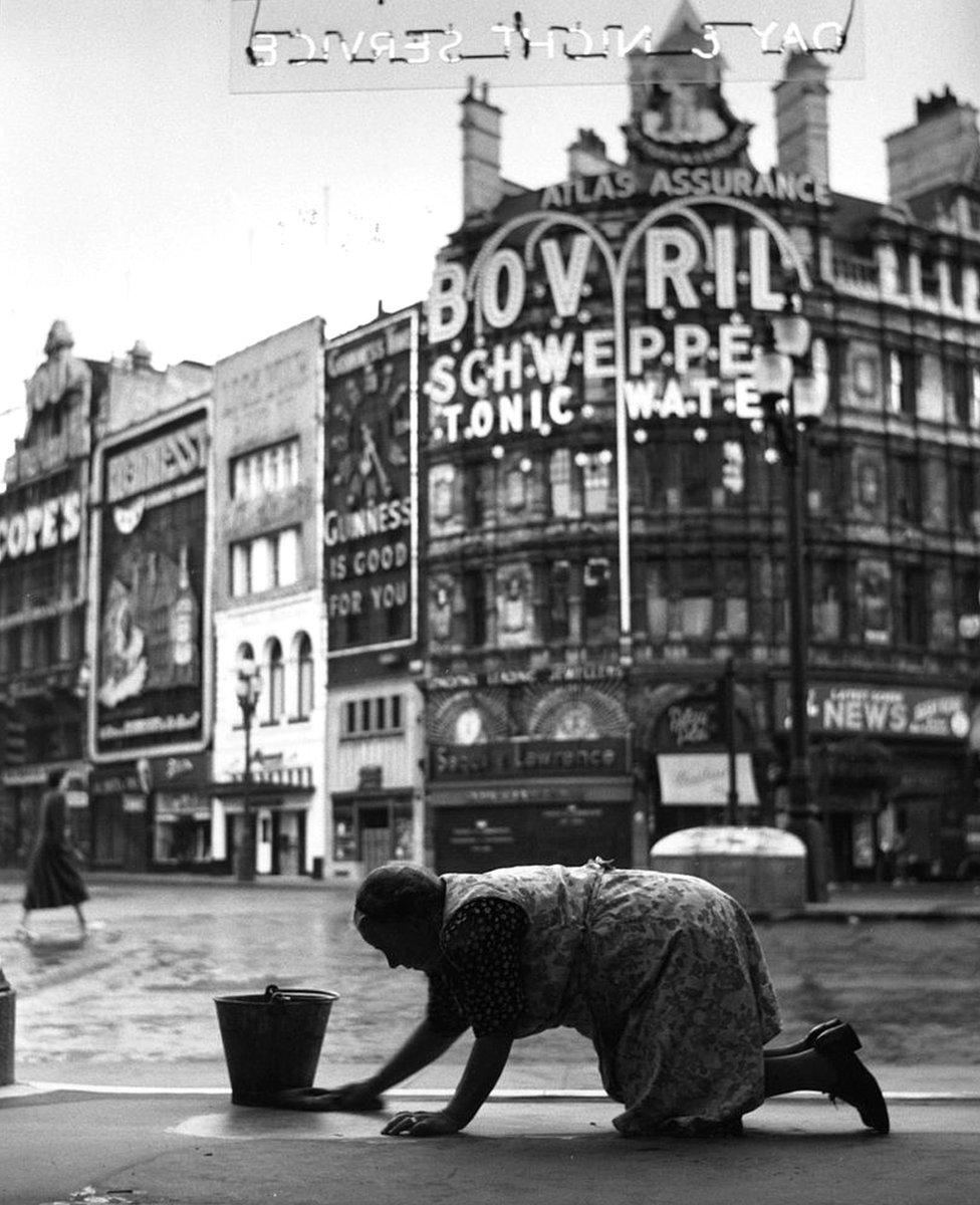 piccadilly screen