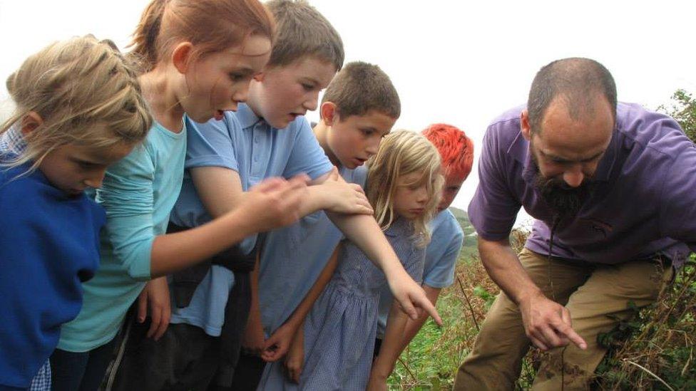 children with volunteer