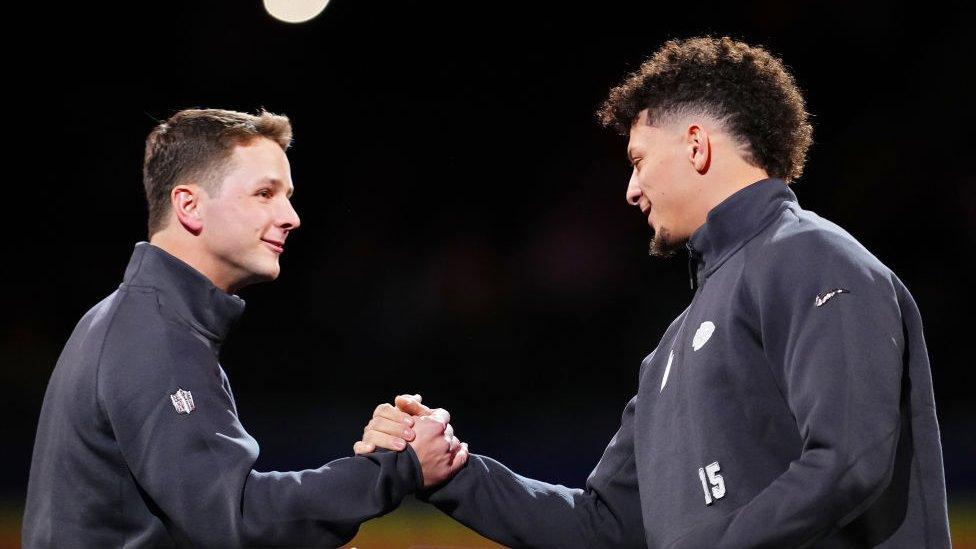 Quarterbacks Brock Purdy of the San Francisco 49ers (L) and Patrick Mahomes of the Kansas City Chiefs (R)