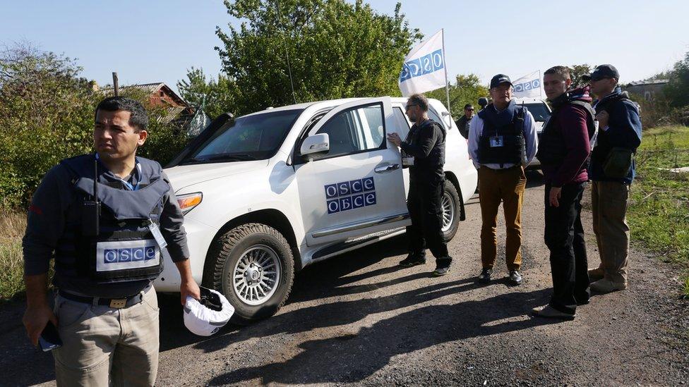 OSCE monitors in eastern Ukraine (file pic Oct 2016)