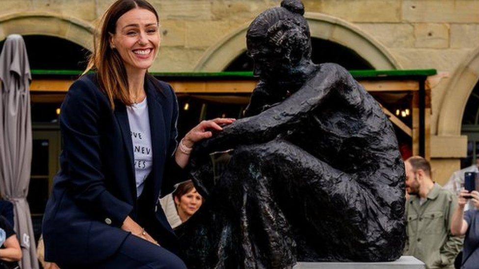 Suranne Jones with the statue