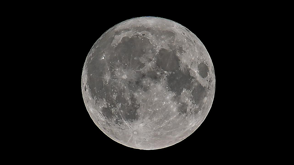 Moon over Henwick