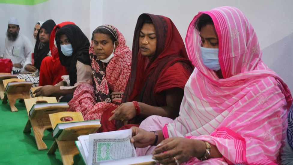 Students at the Dawatul Koran Third Sex Madrassa