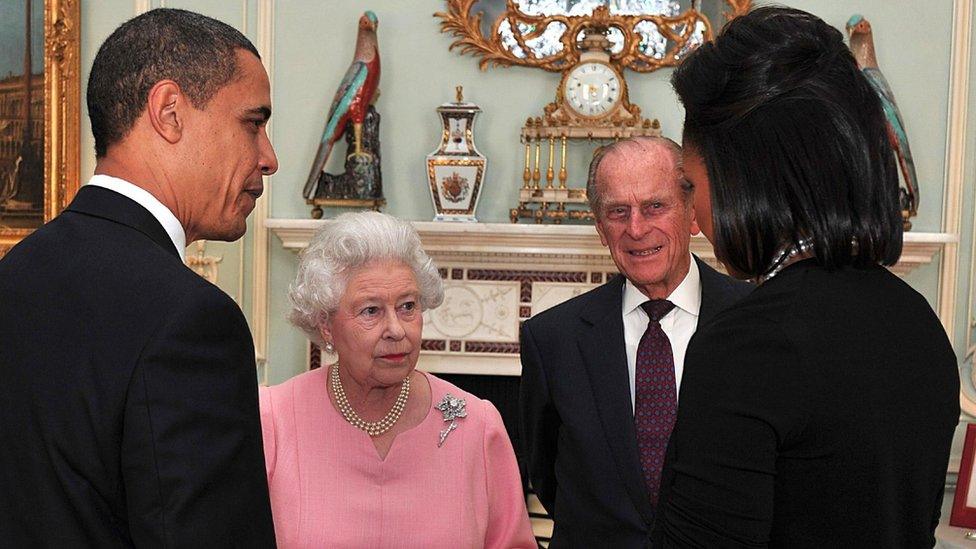 US President Barack Obama and his wife, Michelle Obama talk with Queen Elizabeth II and Prince Philip, Duke of Edinburgh at a reception at Buckingham Palace on April 1, 2009 in London, England.