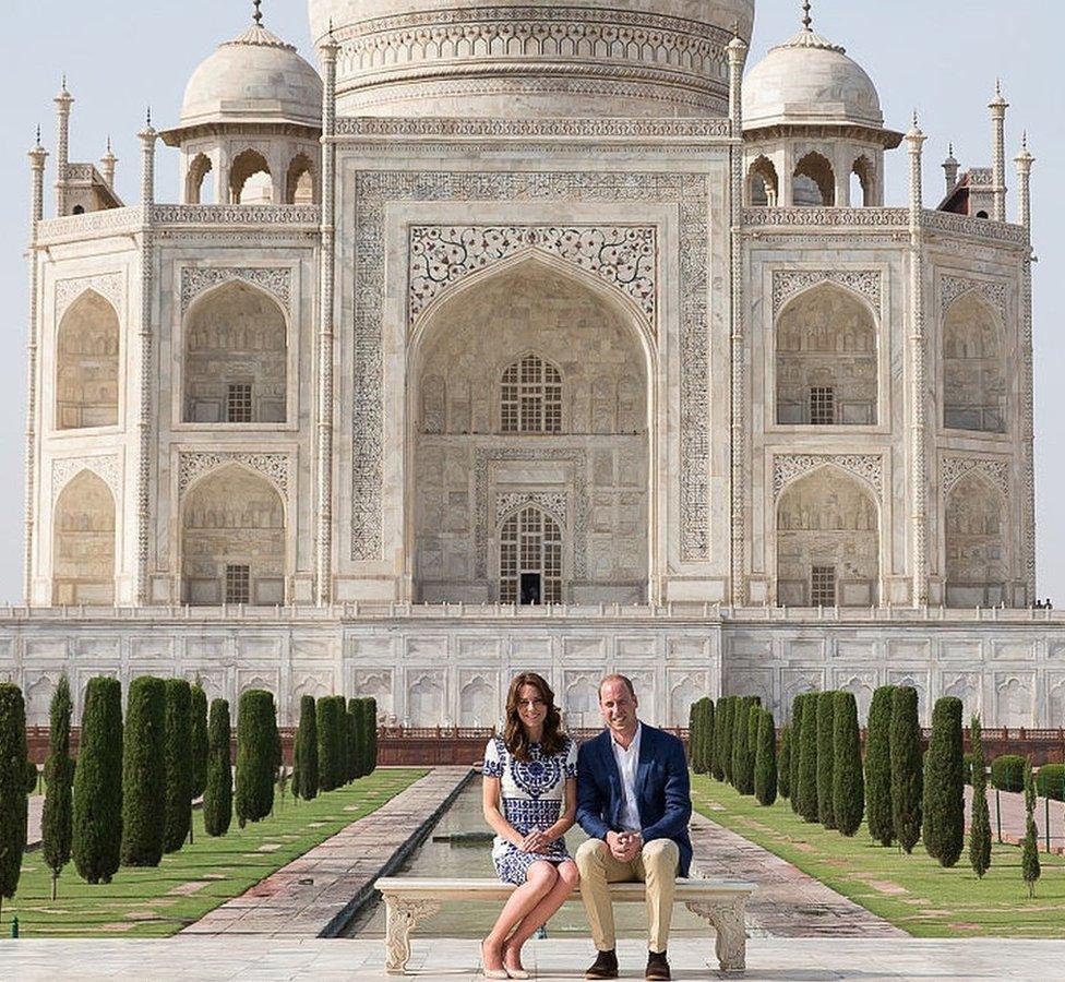 Prince William, Duke of Cambridge and Catherine, Duchess of Cambridge pose in front of the Taj Mahal on April 16, 2016 in Agra, India